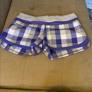 Lululemon groovy run shorts 8